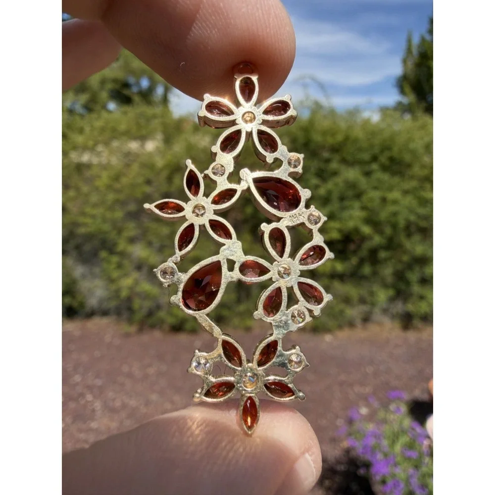 Vintage 14k Solid Yellow Gold Natural Flower Garnet & Diamond Pendant - 7.06g